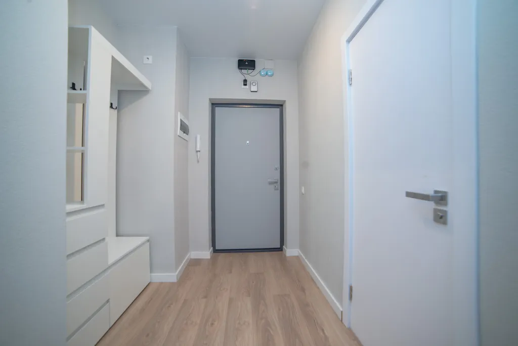 Евродвушка с балконом на Тверитина 41 для 4 гостей