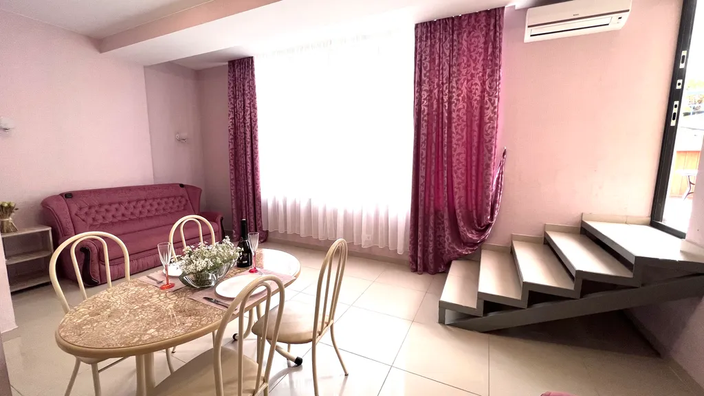 Большая квартира в Ялте с террасой