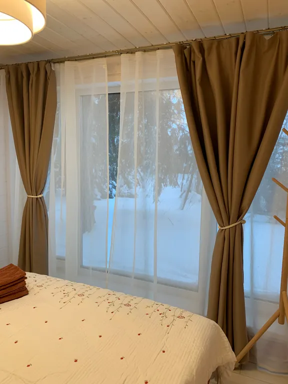 Красная Матрешка - глэмпинг в лесу