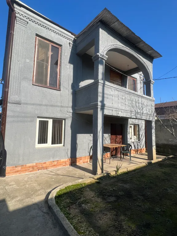 Коттедж Первый этаж частного дома в центре — аренда посуточно в Сухум