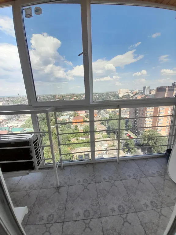 Студия в новом доме в центре