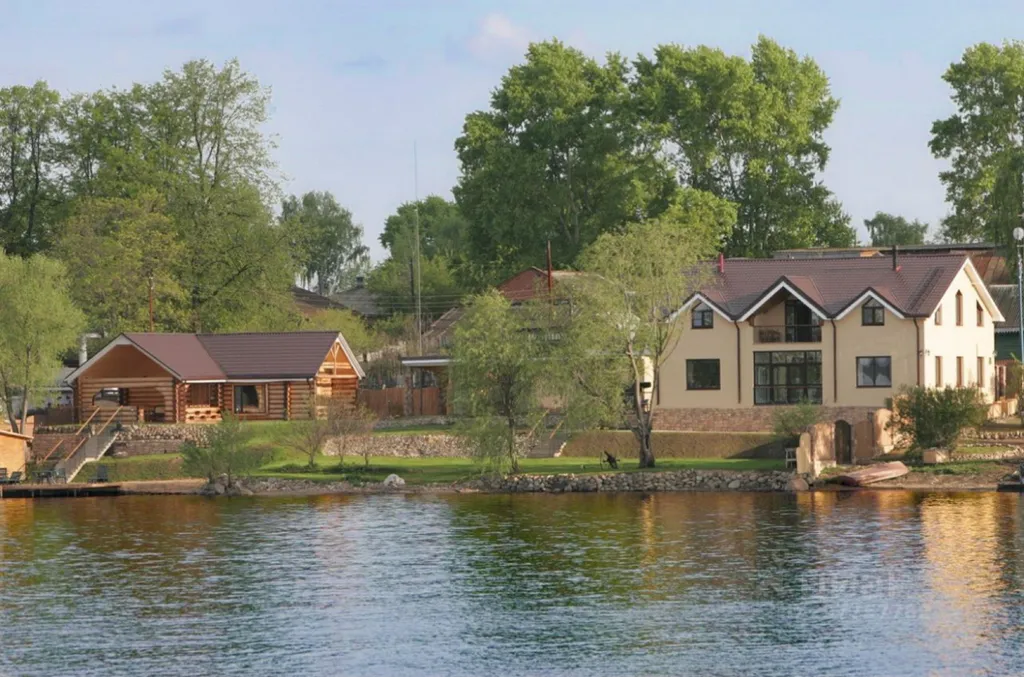 Коттедж Дом на берегу волги, с видом на затопленную колокольню — аренда посуточно в Калязин