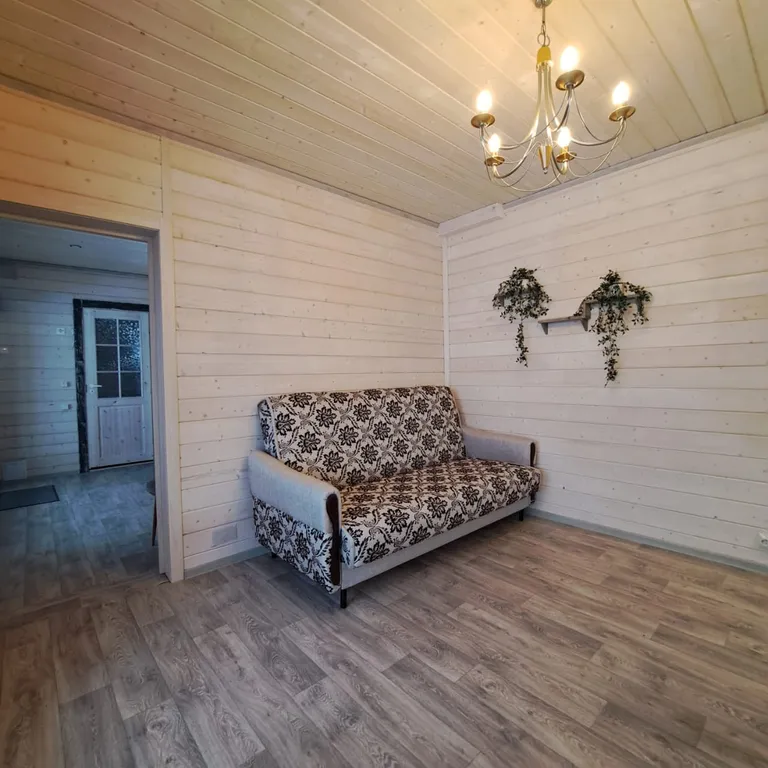 Уютный домик с видом на закат