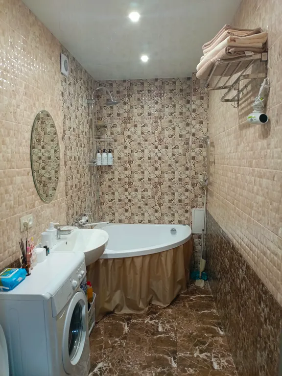 Квартира с большой ванной и панорамной лоджией