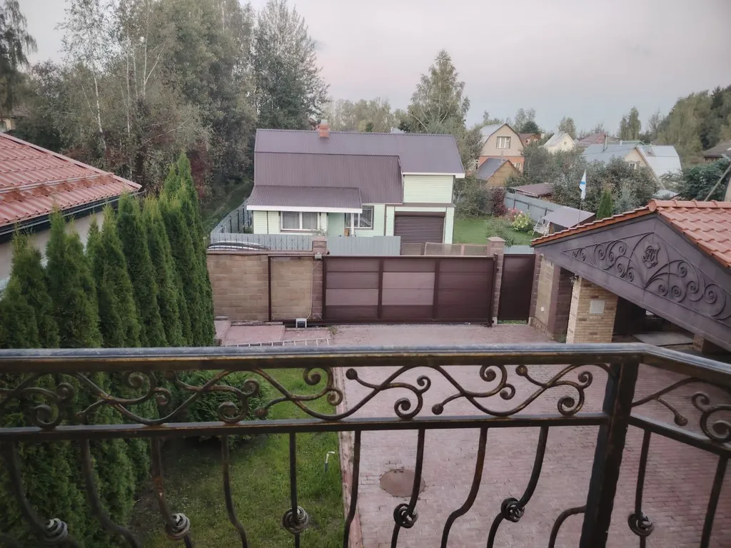 Загородный дом у озера в Подмосковье