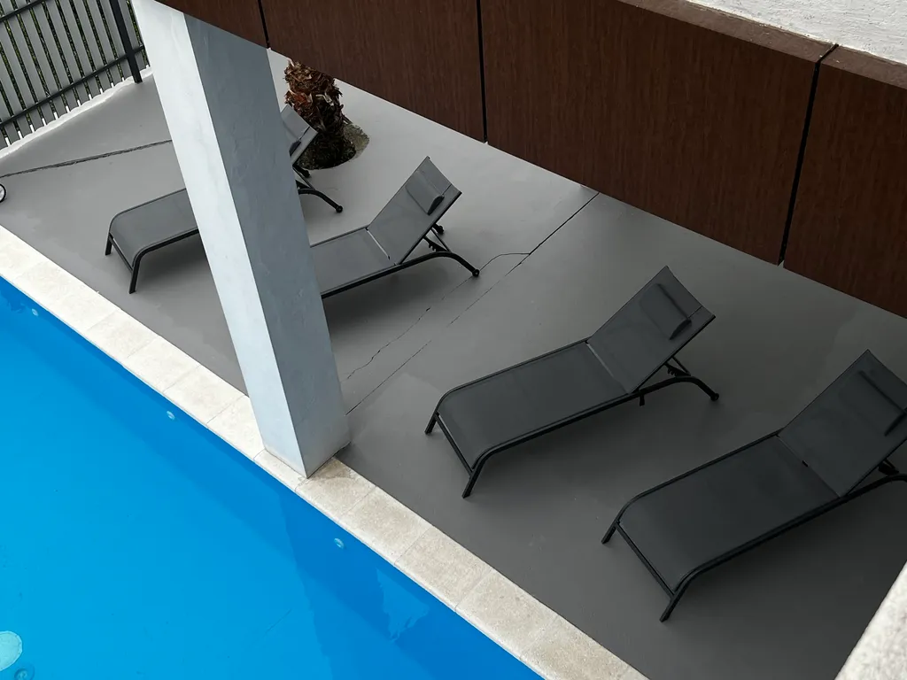 Gide villa посреди леса с видом на море