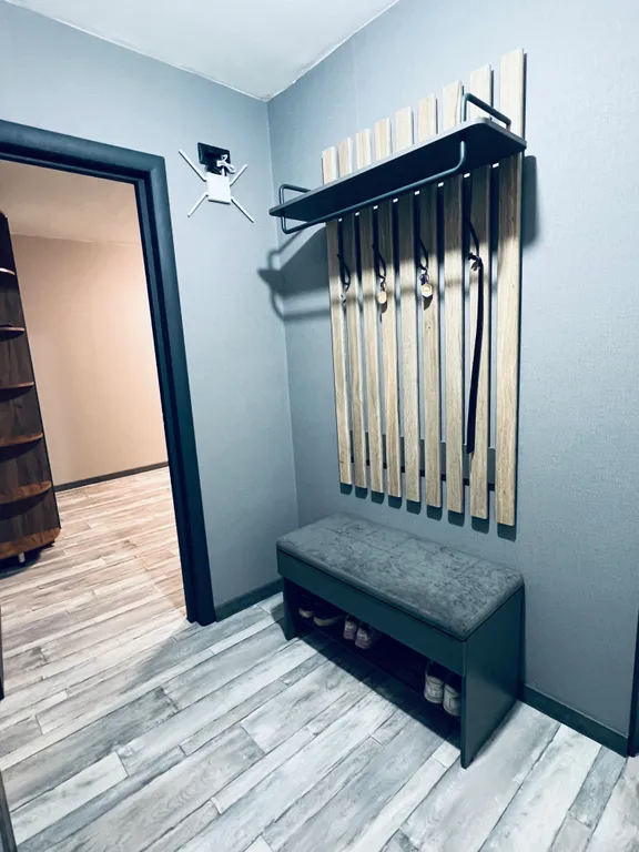 Серый лофт на силуэте