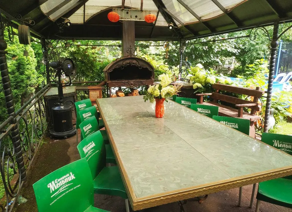 Дом с баней и бассейном