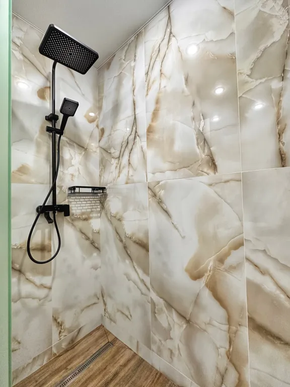 Студия на набережной с видом на Волгу