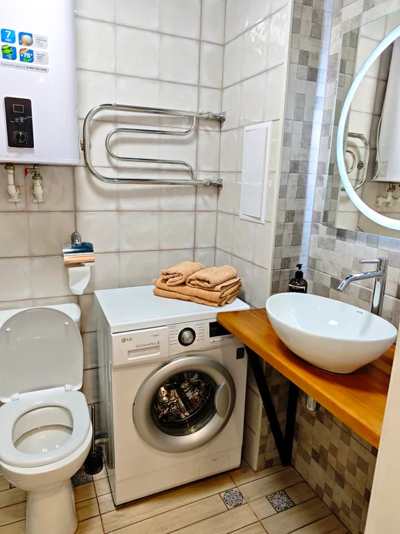 Дизайнерская студия с роскошным камином