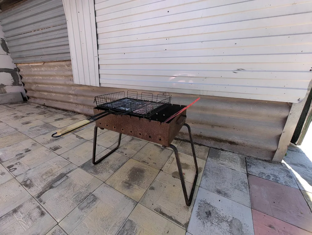 Домик у моря без хозяев