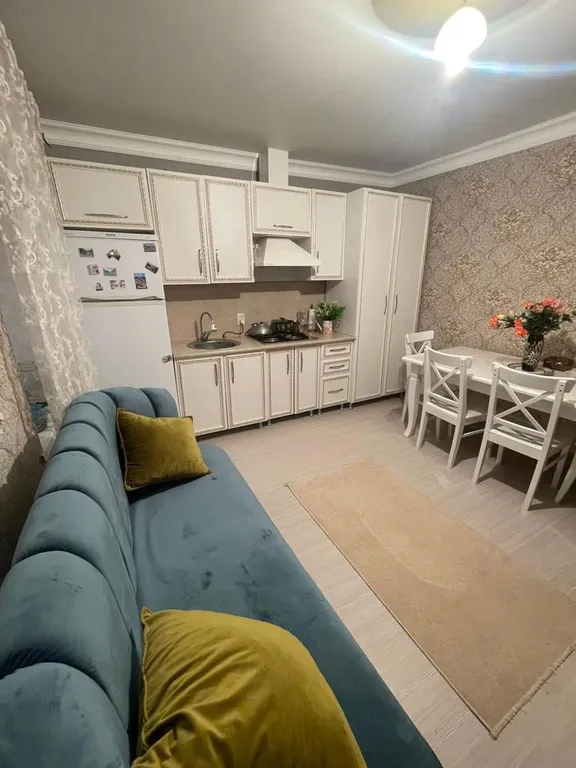 Розовый дом в горах