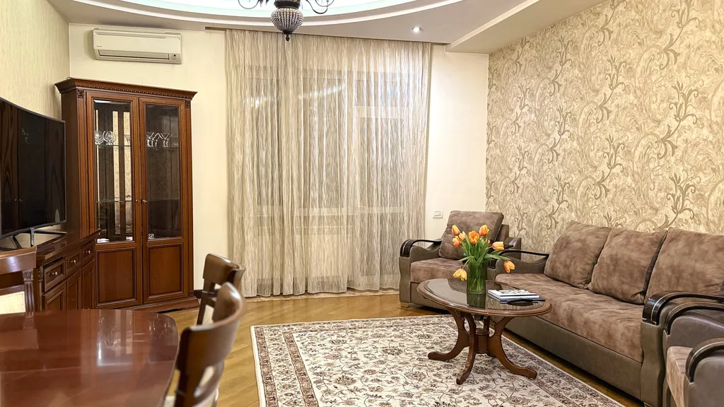 Квартира Семейные апартаменты с 2 спальнями и с 2 санузлами в центре — аренда посуточно в Ереван