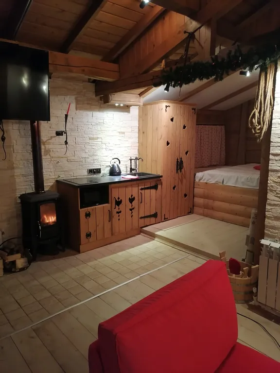 Домик в деревне с бассейном