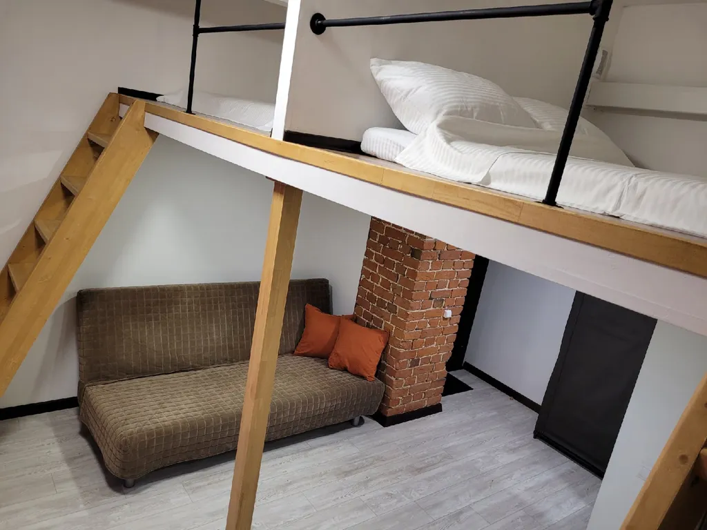 Лофт-3 Красная. Клёвая двухуровневая студия в центре