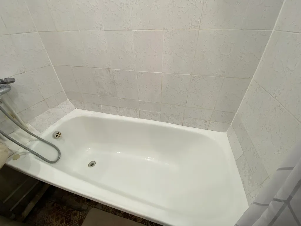 Эконом размещение в центре асбеста, жёлтый нарцисс