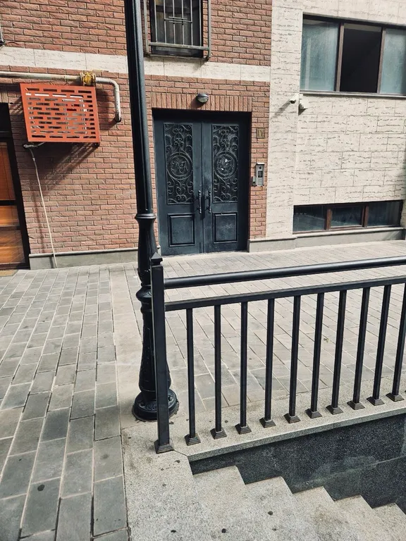 Квартира в центре Тбилиси на 2-6 гостей с 2 спальнями и балконом