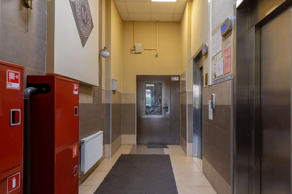 Духкомнатная квартира рядом с метро Электросила