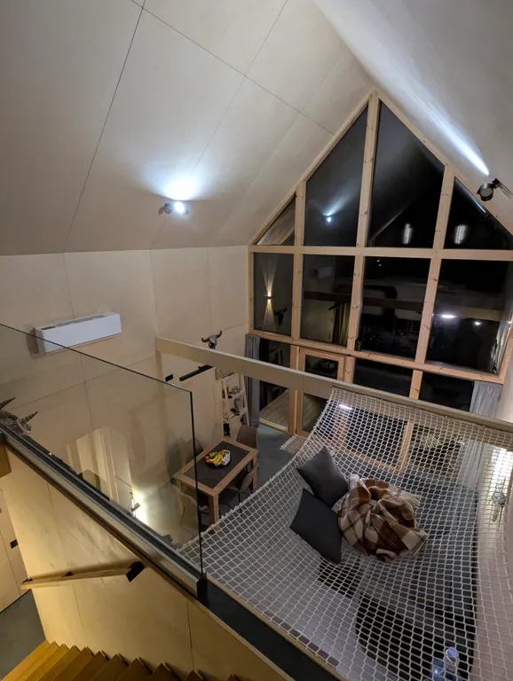 Дом с баней и горячей купелью на озере