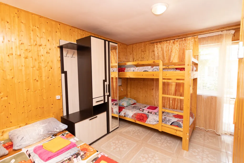 Квартира Квартира Уютные четырехместные комнаты — Новоотрадное