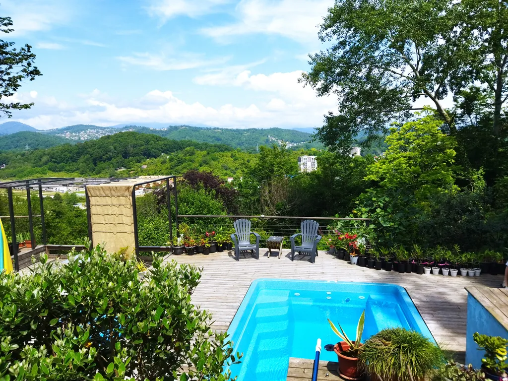 3-комнатная квартира в доме с видом на горы и море