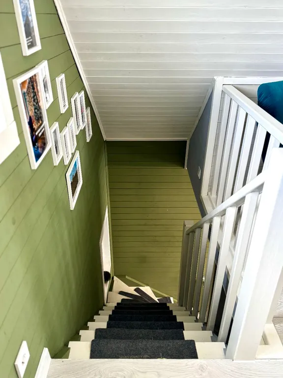 Дом-баня с большой верандой и массажной кроватью