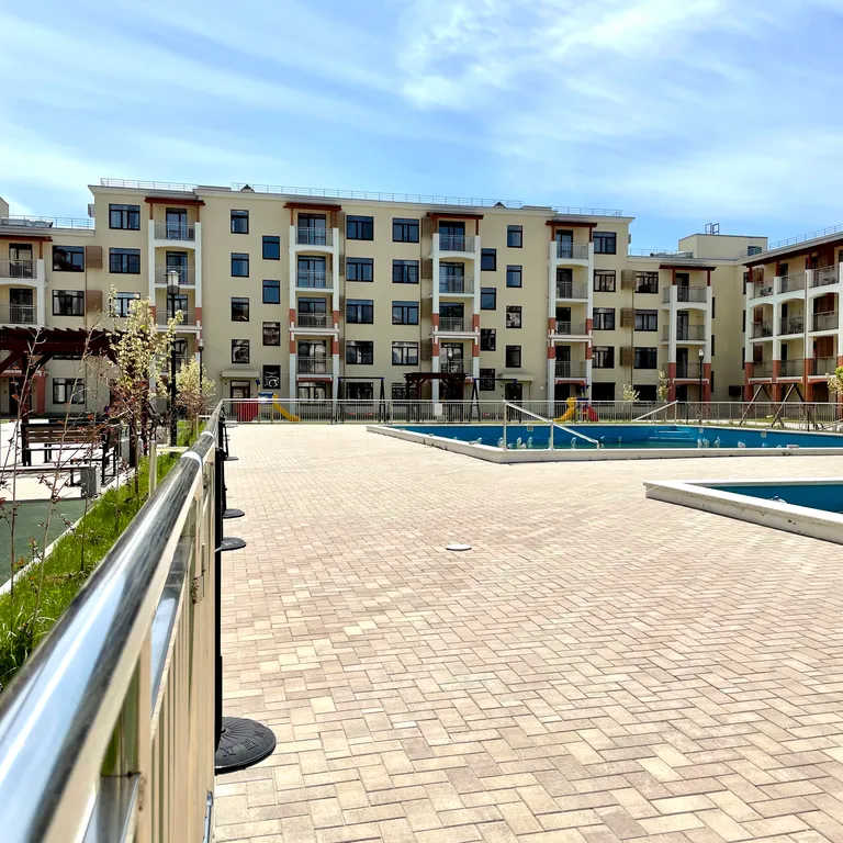 Уютная квартира расположения у живописного пригорья