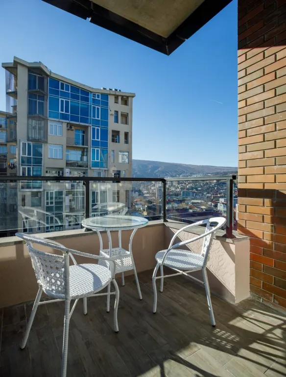 Стильная квартира рядом с метро 300 Арагвинцев