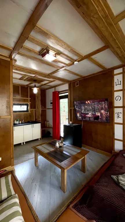 Апартаменты в лесу, с видом на горы