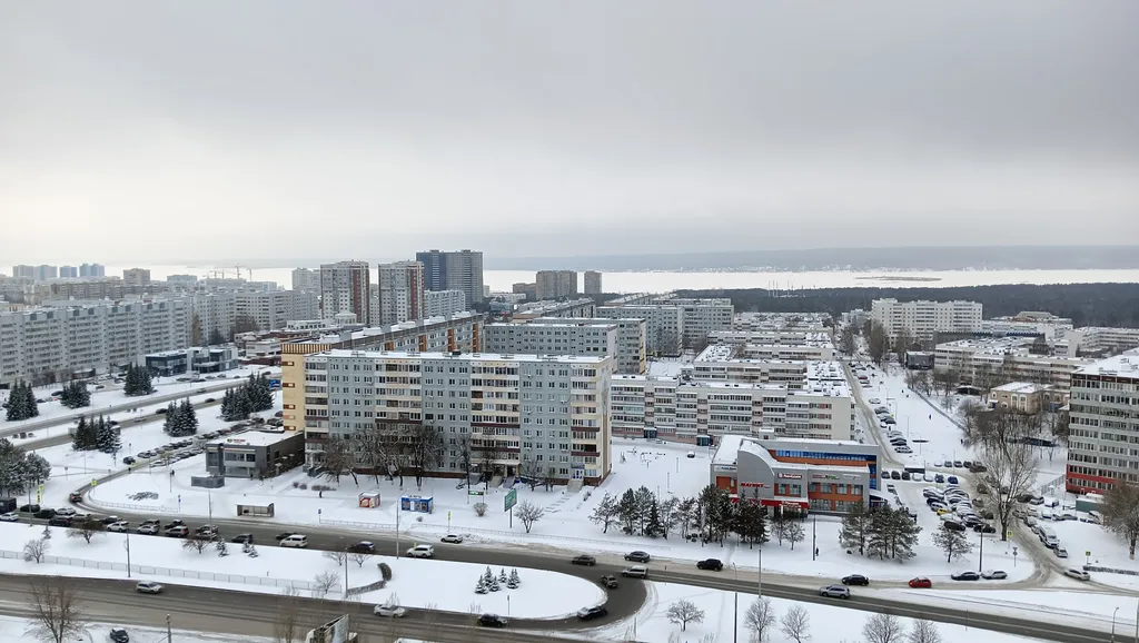 Комфортная однокомнатнатная в центре с потрясающим видом на Каму