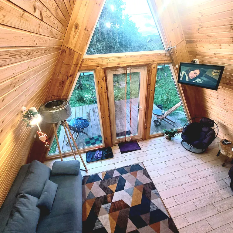 Домик а-фрейм на Марсе