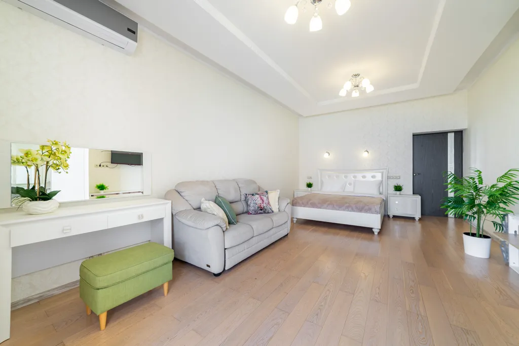 Роскошная идеал квартира с двумя террасами, тремя санузлами и бассейн