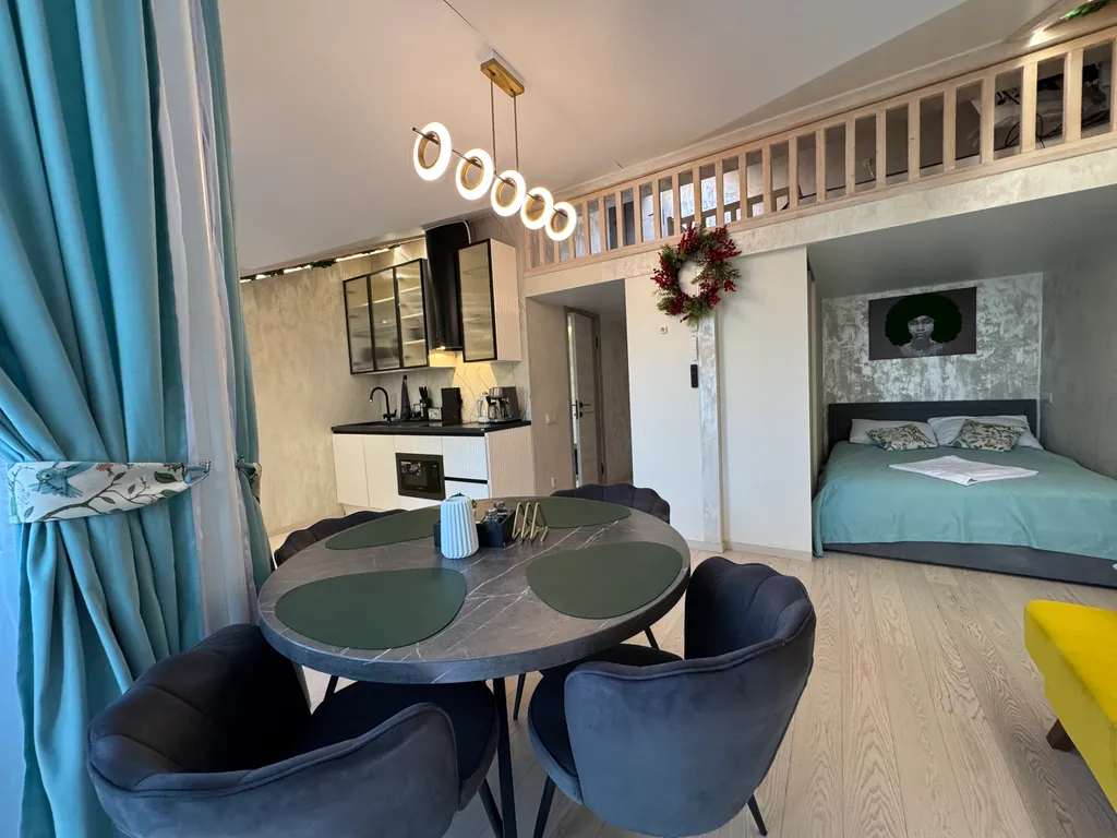 Двухуровневый апартамент в самом сердце Красной Поляны с видом на горы