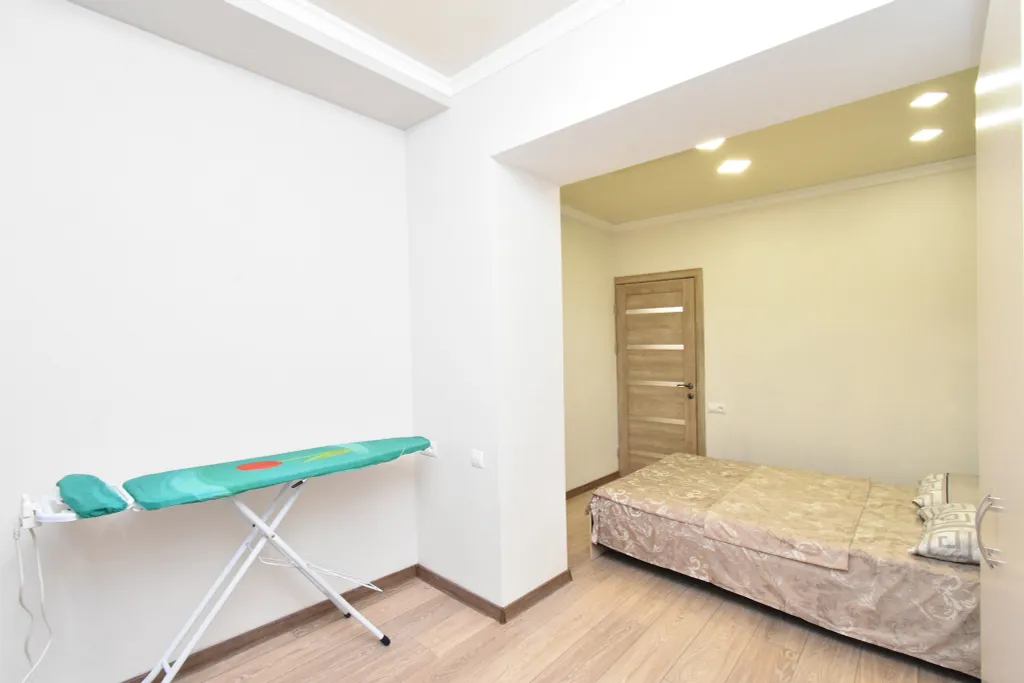 Четырёхкомнатная новая большая квартира