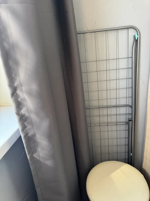 Уникальная студия с видом на стадион, арт-декором и PlayStation