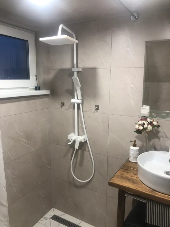 Дом у озера в стиле А-frame