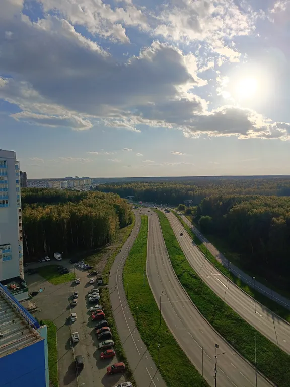 Уютная студия в парковом с панорамным балконом и свежим ремонтом