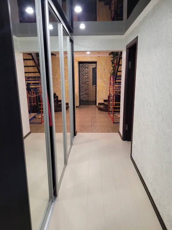 6-комнатный Дом