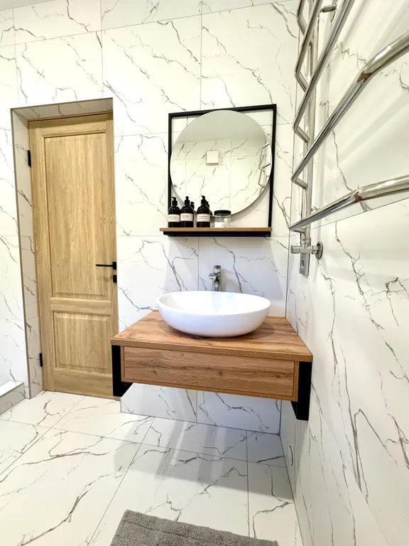 Уютный дом в сосновом лесу