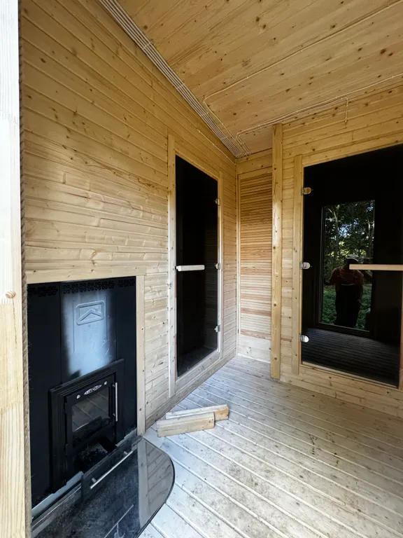 Уютное Бунгало в лесу у горнолыжного склона и пляжа Сорочаны