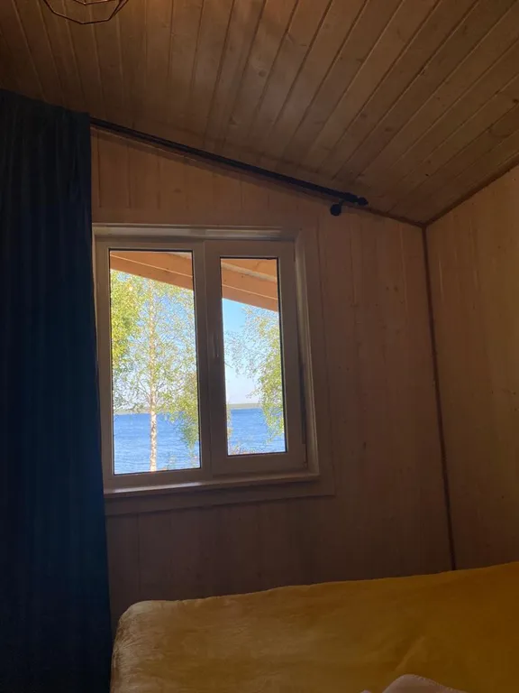 Дом прямо на берегу Беломоро-Балтийского канала "Дикая клюква"