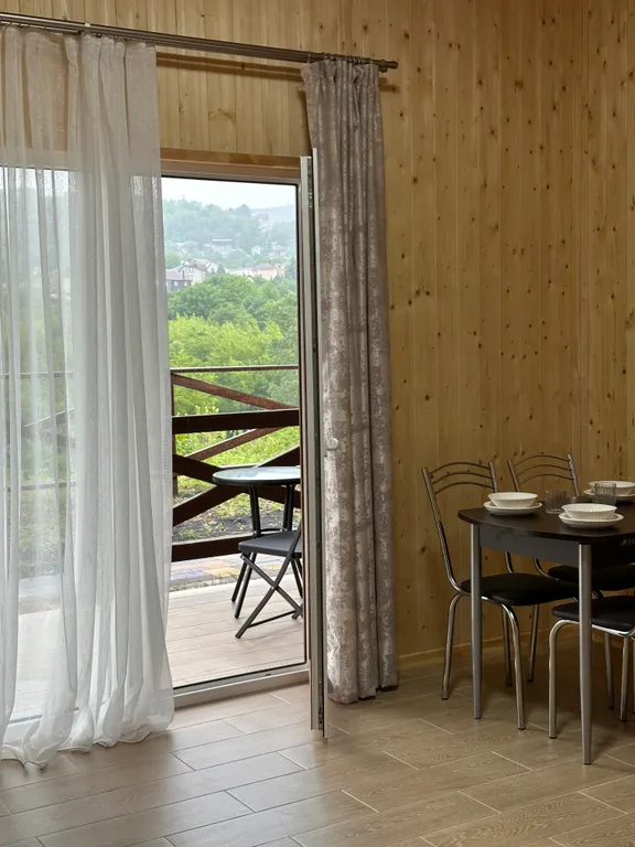 Домик у старого озера