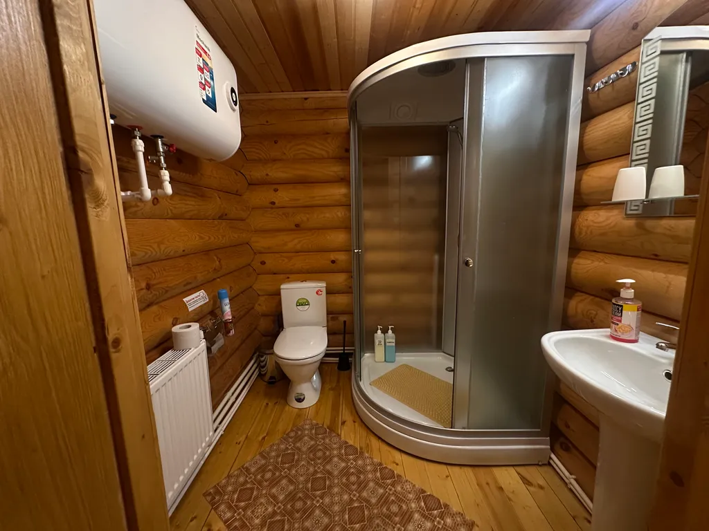 Коттедж Уютный дом с видом на пруд — Селятино