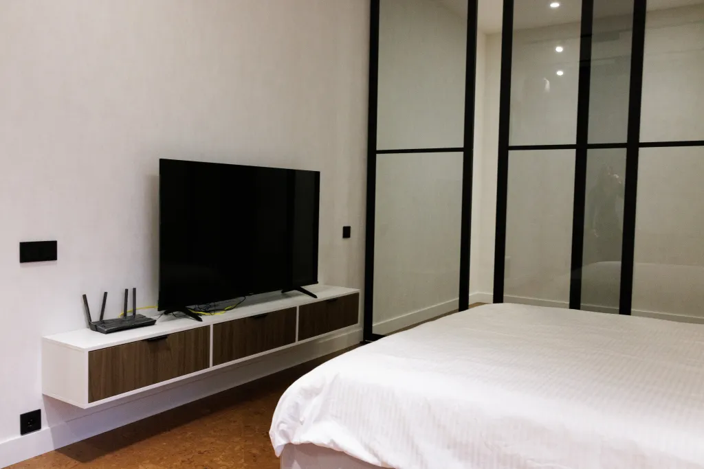 Шикарный коттедж в Подмосковье с круглогодичным бассейном на улице