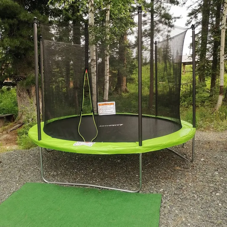 Гостевой двор "Дом в кедрах"