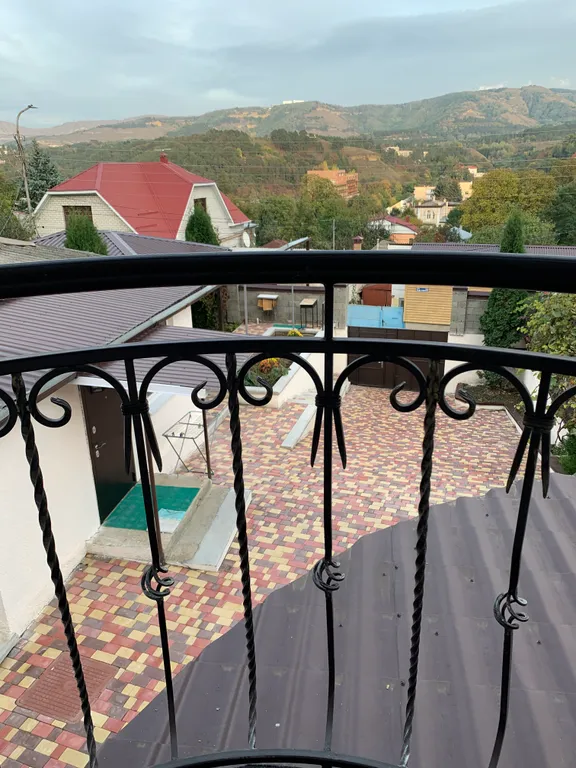 Коттедж Двухэтажный коттедж с видом на горы — Кисловодск