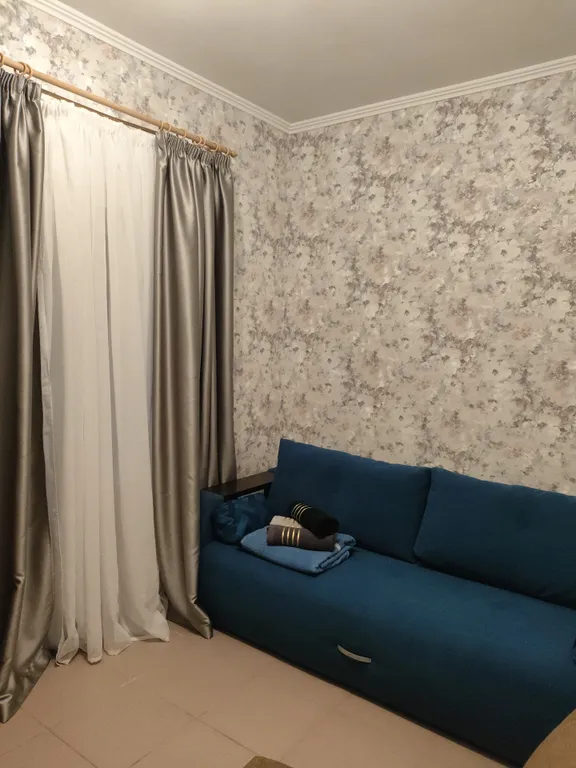 Семейный двухкомнатный номер с изолированными комнатами и с балконом