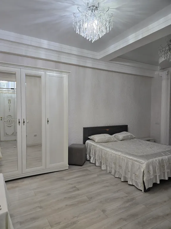 Уютная квартира-студия в новостройке в самом центре города