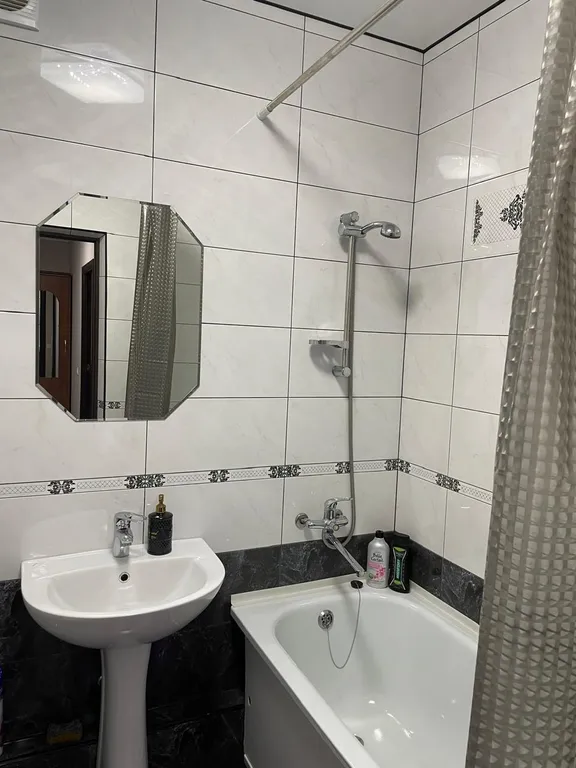 Уютная квартира в новом доме с лифтом с видом на гору