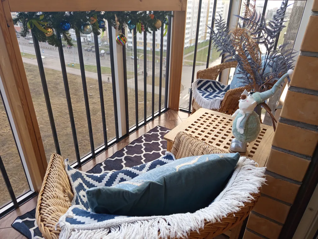 Студия с видом на город